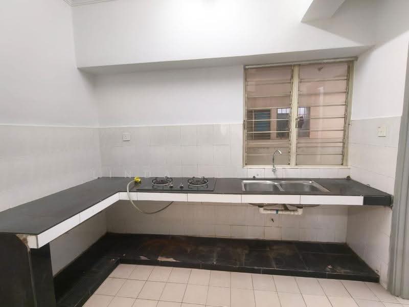 Pangsapuri untuk Dijual di Seri Ixora Apartment - Linda Suguna - Kitchen - PropertyGuru.com.my