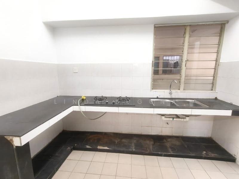 Pangsapuri untuk Dijual di Seri Ixora Apartment - Linda Suguna - Kitchen - PropertyGuru.com.my