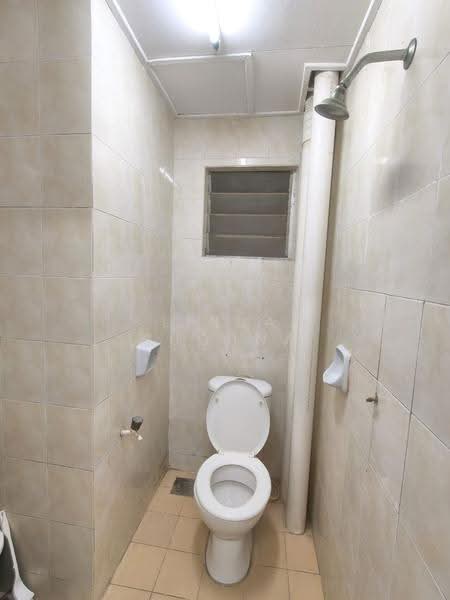 Pangsapuri untuk Dijual di Seri Ixora Apartment - Linda Suguna - Bathroom - PropertyGuru.com.my