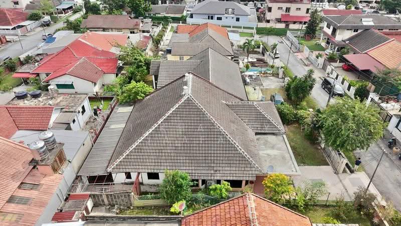 Rumah Berkembar untuk Dijual di Seksyen 4 (Petaling Jaya) - SITI KHAIRIYAH JAAFAR - Exterior - PropertyGuru.com.my