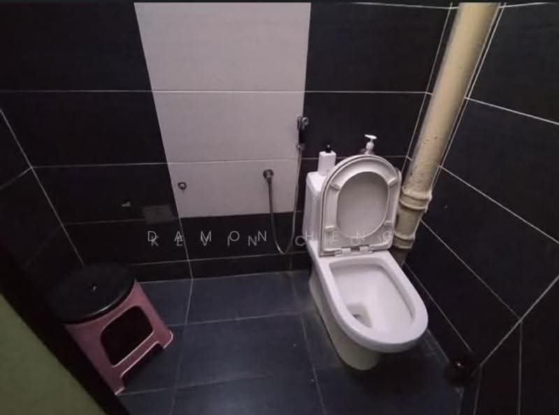 Shop / Office for Rent in Sri Petaling (Kuala Lumpur) - Damon Heng - Bathroom - PropertyGuru.com.my