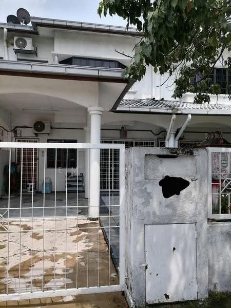Terraced House for Sale in Taman Bayu Perdana (Klang) - Emily Lim - Exterior - PropertyGuru.com.my