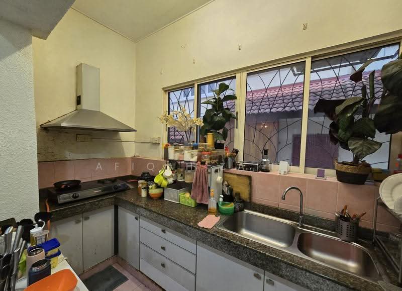 2-storey Terraced House for Sale in Bukit Jelutong (Shah Alam) - Afiqah zaidi - Kitchen - PropertyGuru.com.my