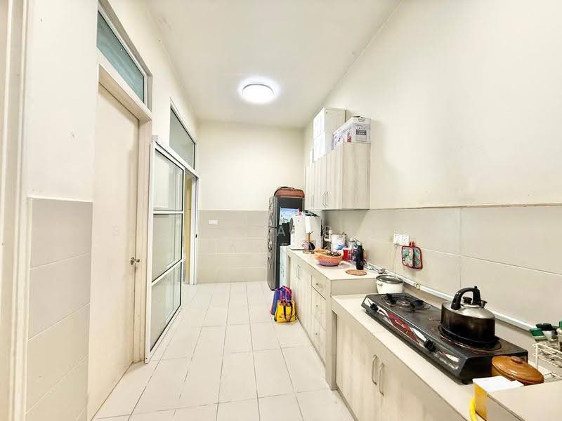 Semi-Detached House for Sale in Rawang (Selangor) - SITI KHAIRIYAH JAAFAR - Kitchen - PropertyGuru.com.my