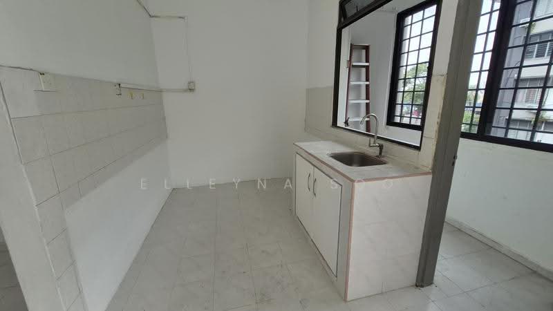 Rumah Flat untuk Dijual di Stulang Laut - Elleyna Soo - Kitchen - PropertyGuru.com.my