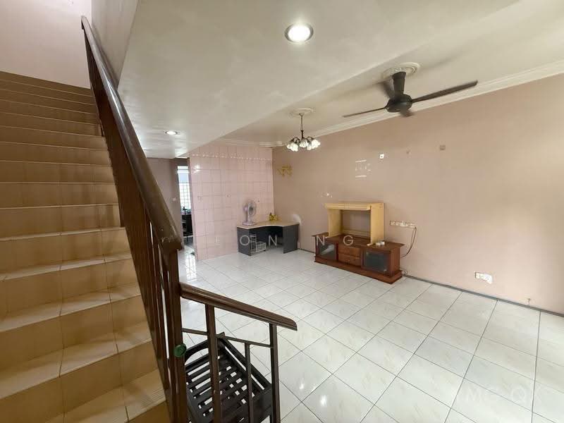 2-storey Terraced House for Sale in Port Klang (Pelabuhan Klang) (Selangor) - Leon Ng - Living Room - PropertyGuru.com.my