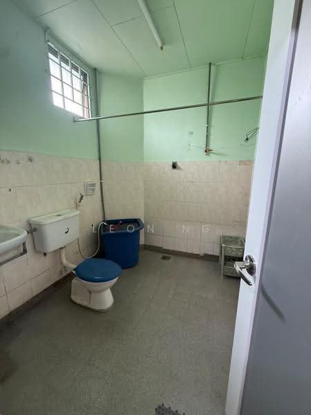 2-storey Terraced House for Sale in Port Klang (Pelabuhan Klang) (Selangor) - Leon Ng - Bathroom - PropertyGuru.com.my