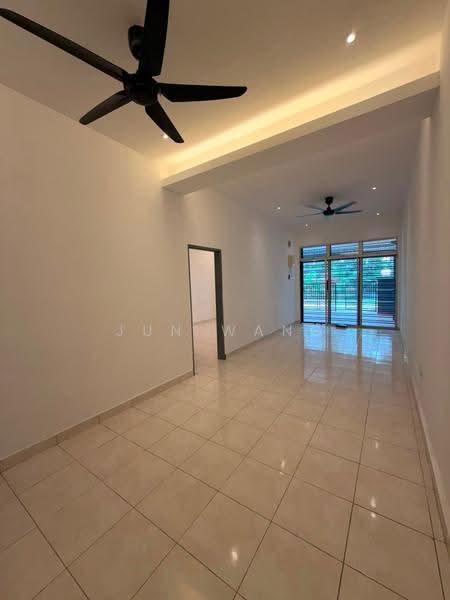 1-storey Terraced House for Sale in Austin (Johor Bahru) - Jun Wang - Living Room - PropertyGuru.com.my