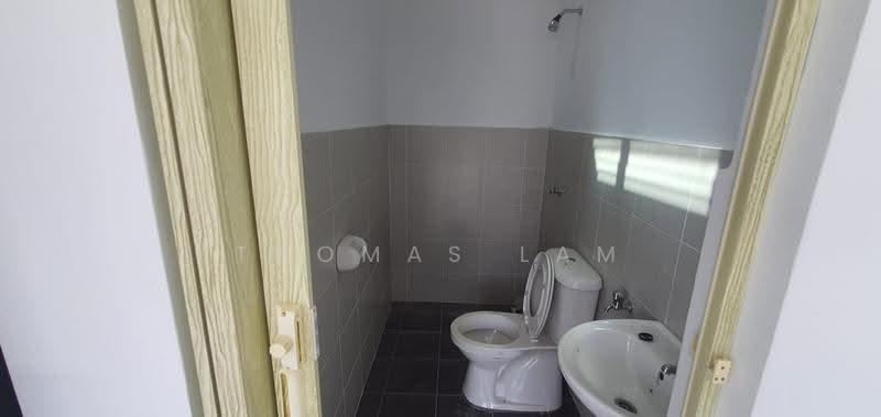 1-storey Terraced House for Sale in Taman Belatuk Mas (Durian Tunggal) - Thomas Lam - Bathroom - PropertyGuru.com.my