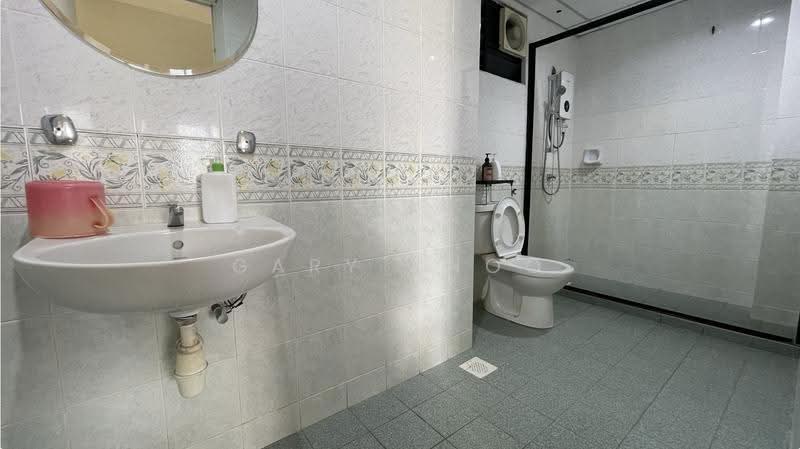Kondominium untuk Dijual di Parkview Towers - Gary Khoo - Bathroom - PropertyGuru.com.my