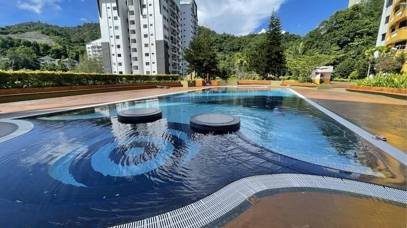 Kondominium untuk Dijual di Parkview Towers - Gary Khoo - Exterior - PropertyGuru.com.my