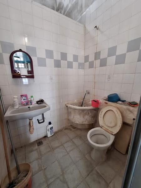 1-storey Terraced House for Sale in Air Putih (Kuantan) - Chai Kiew Tiong - Bathroom - PropertyGuru.com.my