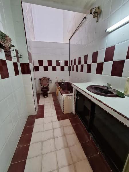 1-storey Terraced House for Sale in Air Putih (Kuantan) - Chai Kiew Tiong - Bathroom - PropertyGuru.com.my