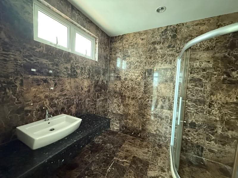 Rumah Berkembar untuk Dijual di Gelugor (Penang) - Vincent Koay - Bathroom - PropertyGuru.com.my