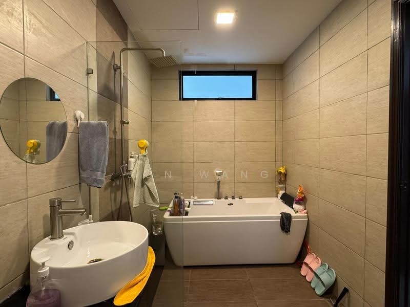 Kediaman Servis untuk Disewa di Molek Regency - Jun Wang - Bathroom - PropertyGuru.com.my