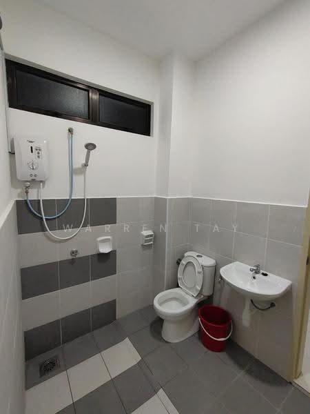 Rumah Teres untuk Disewa di Pasir Gudang (Johor) - Warren Tay - Bathroom - PropertyGuru.com.my