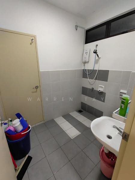 Rumah Teres untuk Disewa di Pasir Gudang (Johor) - Warren Tay - Bathroom - PropertyGuru.com.my