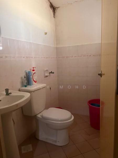 Terraced House for Sale in Johor Bahru (Johor) - Lily Mohd - Bathroom - PropertyGuru.com.my