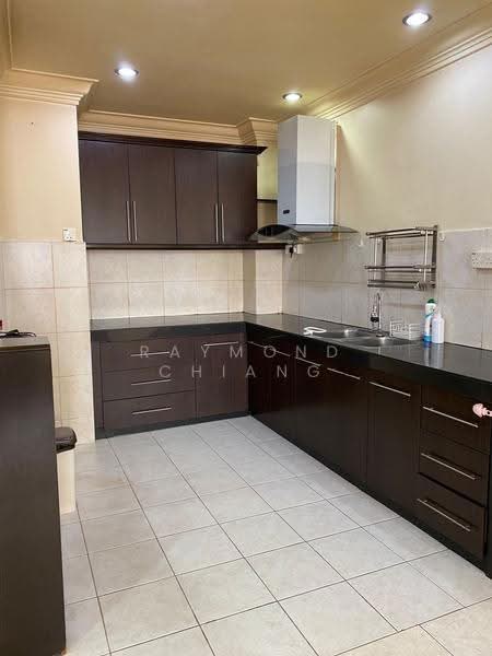 Kondominium untuk Dijual di Casa Tropicana - Raymond Chiang - Kitchen - PropertyGuru.com.my