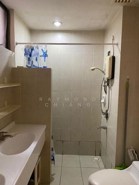 Kondominium untuk Dijual di Casa Tropicana - Raymond Chiang - Bathroom - PropertyGuru.com.my