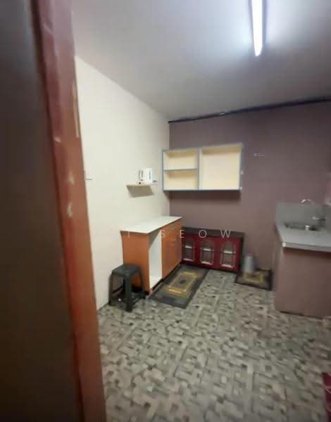 Flat for Rent at Taman Seri Damai - Lei Seow - Kitchen - PropertyGuru.com.my