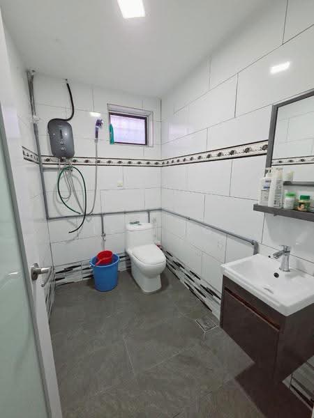 Rumah Teres 1-Tingkat untuk Dijual di Taman Sentosa (Klang) - Leon Ng - Bathroom - PropertyGuru.com.my