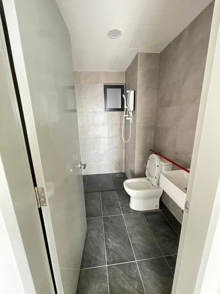 Kediaman Servis untuk Disewa di Tulip Residence - Nazrin Affendy - Bathroom - PropertyGuru.com.my