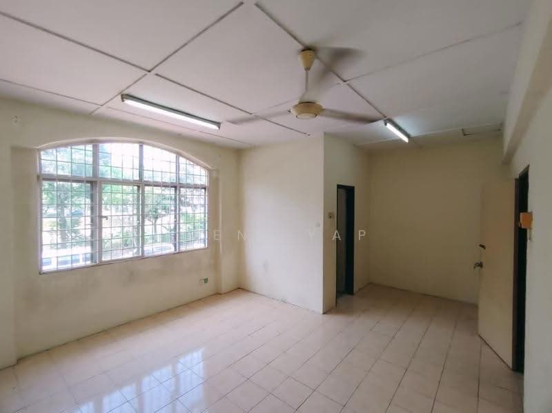 Terraced House for Rent in Taman Bukit Subang (Shah Alam) - Irene Yap - Living Room - PropertyGuru.com.my