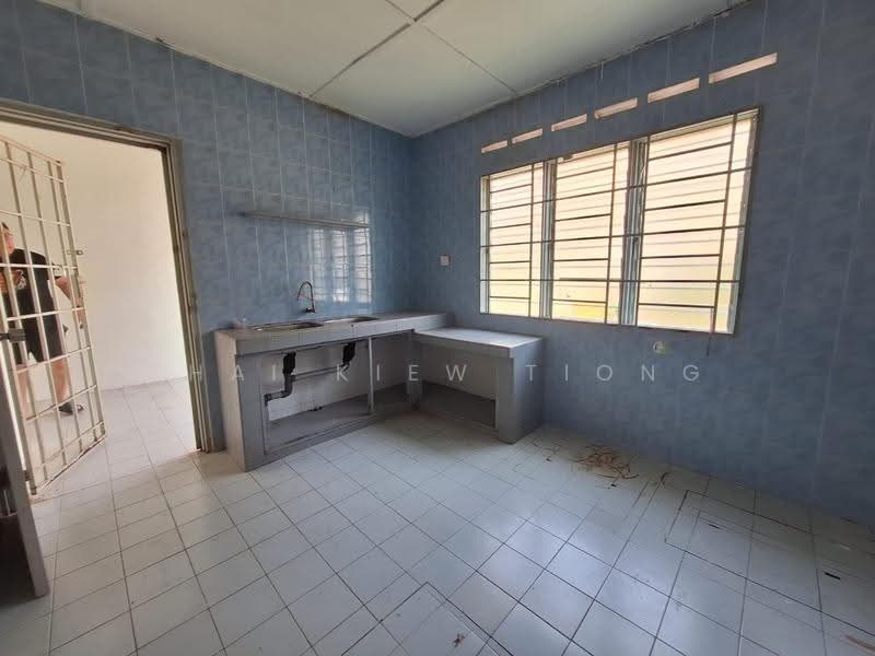 2-storey Terraced House for Sale in Kubang Buaya (Kuantan) - Chai Kiew Tiong - Kitchen - PropertyGuru.com.my