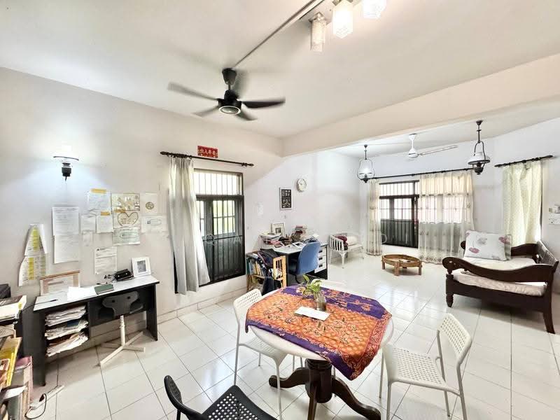 Rumah Teres 2-Tingkat untuk Dijual di Seksyen 5 (Kota Damansara) - Afiqah zaidi - Living Room - PropertyGuru.com.my