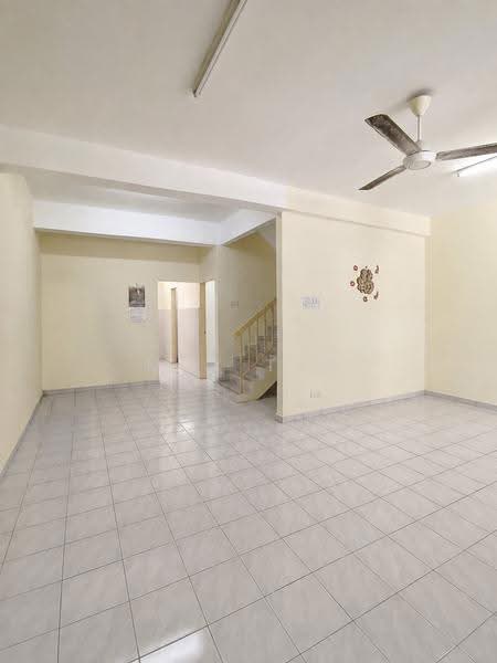 Rumah Teres 2-Tingkat untuk Disewa di Taman Sungai Bakap (Sungai Bakap) - May Tan - Living Room - PropertyGuru.com.my