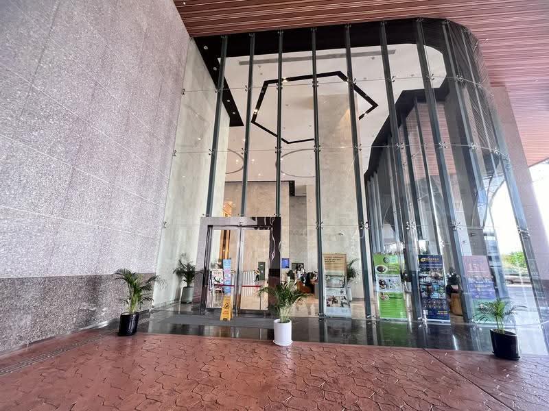 Pejabat untuk Disewa di Bandar Utama Damansara (Petaling Jaya) - Sherlyn Chung - Entrance - PropertyGuru.com.my