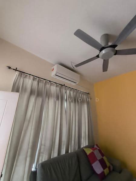 2-storey Terraced House for Rent in Bandar Dato Onn (Tebrau) - Lily Mohd - Living Room - PropertyGuru.com.my