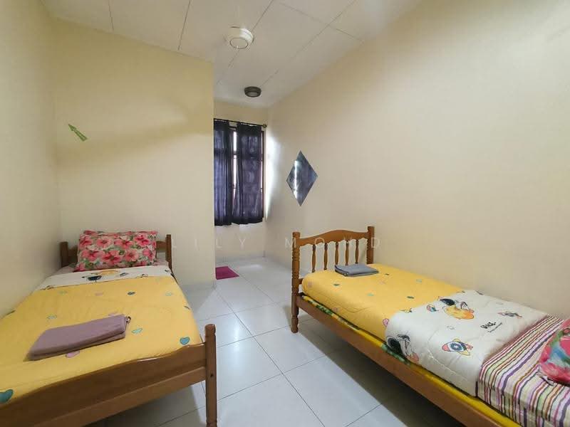 2-storey Terraced House for Rent in Bandar Dato Onn (Tebrau) - Lily Mohd - Bedroom - PropertyGuru.com.my
