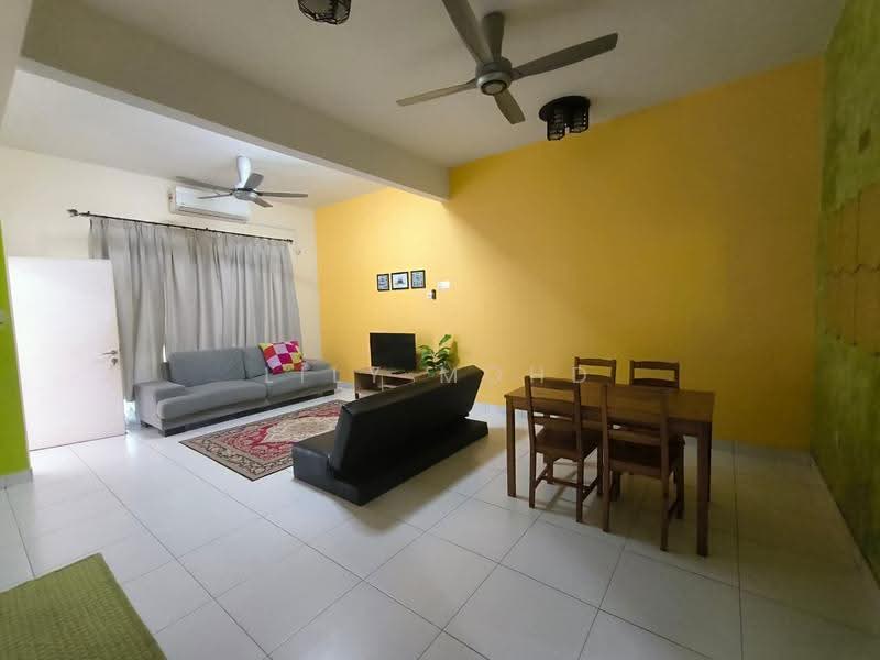 2-storey Terraced House for Rent in Bandar Dato Onn (Tebrau) - Lily Mohd - Living Room - PropertyGuru.com.my