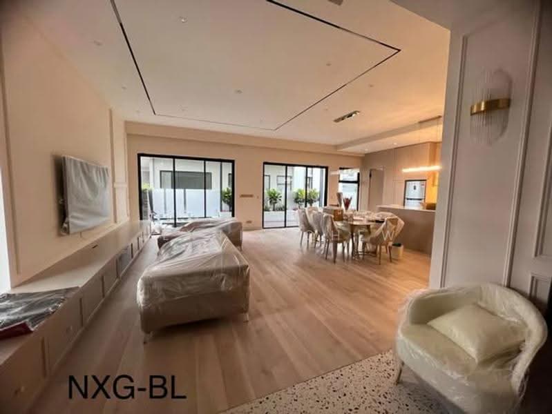 Rumah Berkembar untuk Dijual di Kota Kemuning (Shah Alam) - Jennie Chew - Living Room - PropertyGuru.com.my