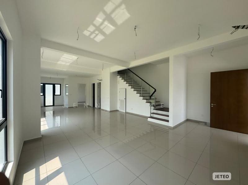 Semi-Detached House for Sale in Telok Panglima Garang (Selangor) - Jennie Chew - Living Room - PropertyGuru.com.my