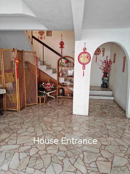 Semi-Detached House for Sale in Island Glades (Jelutong) - Hong . - Entrance - PropertyGuru.com.my