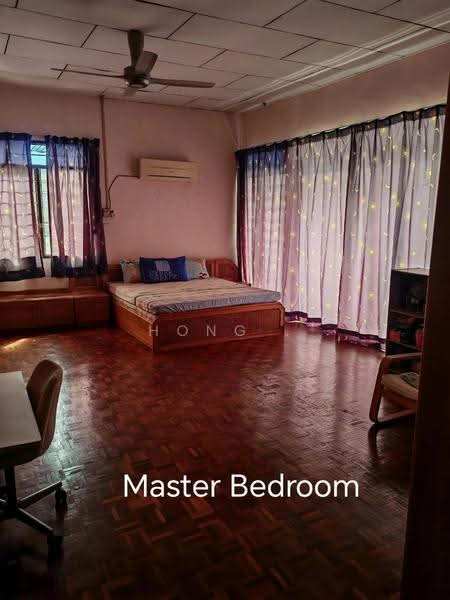 Semi-Detached House for Sale in Island Glades (Jelutong) - Hong . - Master Bedroom - PropertyGuru.com.my