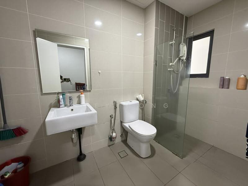Kondominium untuk Dijual di Urbana Residences - Joey Wong - Bathroom - PropertyGuru.com.my