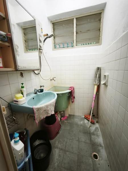 Pangsapuri untuk Disewa di Greenlane Heights Block A - Hong . - Bathroom - PropertyGuru.com.my