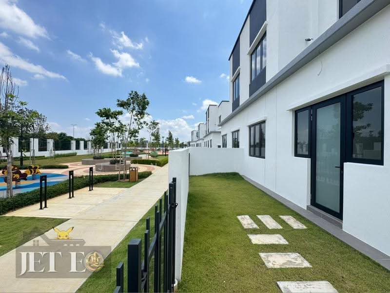 Rumah Berkembar untuk Dijual di Telok Panglima Garang (Selangor) - Jennie Chew - PropertyGuru.com.my