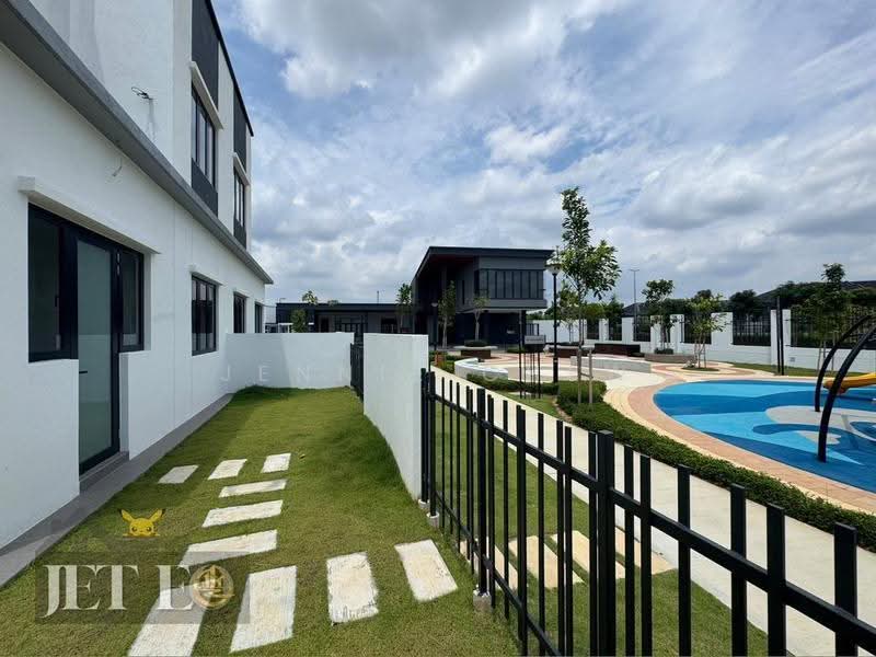Rumah Berkembar untuk Dijual di Telok Panglima Garang (Selangor) - Jennie Chew - PropertyGuru.com.my