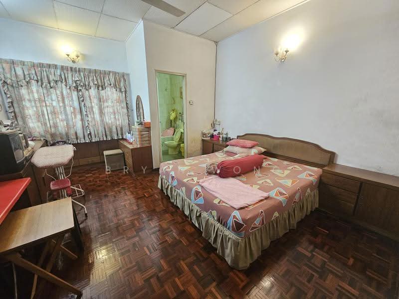 Rumah Teres 2-Tingkat untuk Dijual di Damansara Jaya (Petaling Jaya) - Bryan Wong - PropertyGuru.com.my