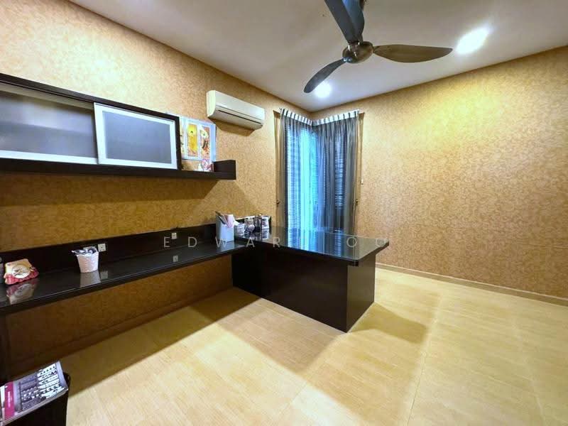 Rumah Berkembar untuk Dijual di Austin Perdana (Tebrau) - Edward Oo - Study - PropertyGuru.com.my