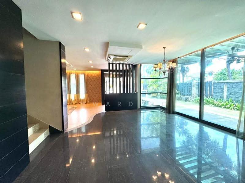Rumah Berkembar untuk Dijual di Austin Perdana (Tebrau) - Edward Oo - Living Room - PropertyGuru.com.my