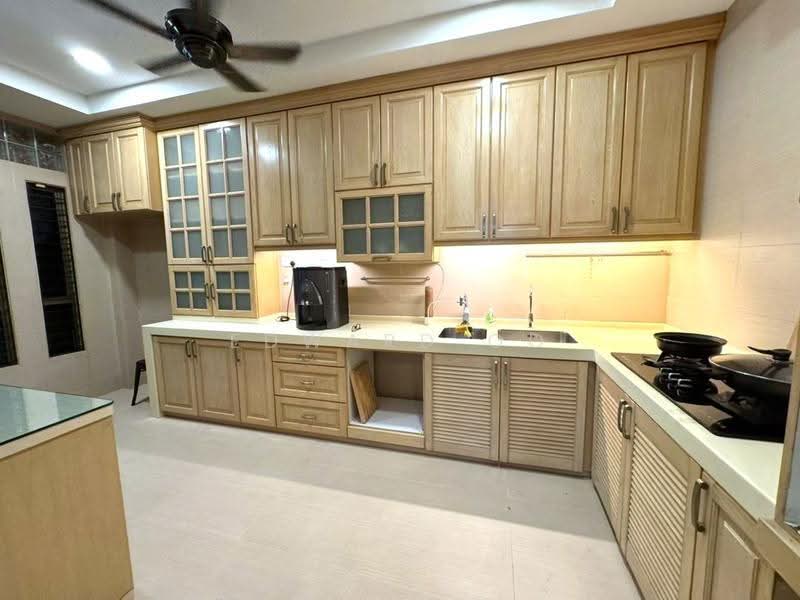 Rumah Berkembar untuk Dijual di Austin Perdana (Tebrau) - Edward Oo - Kitchen - PropertyGuru.com.my