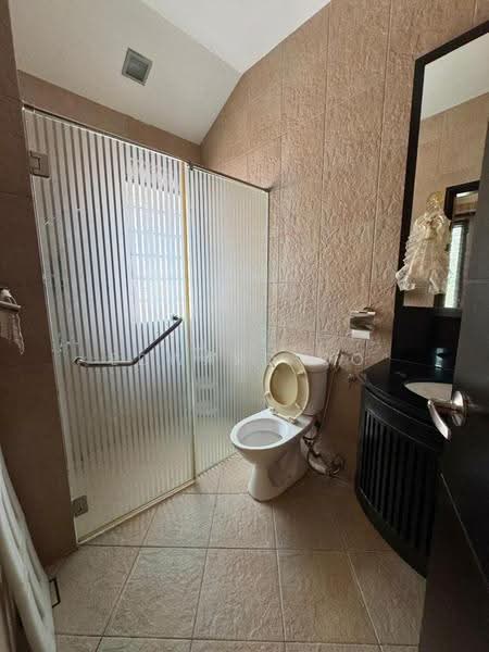 Rumah Berkembar untuk Dijual di Austin Perdana (Tebrau) - Edward Oo - Bathroom - PropertyGuru.com.my