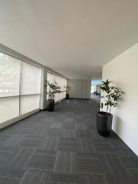 Shop / Office for Sale in Taman Salak Selatan (Salak South) - Michael Loh - Corridor - PropertyGuru.com.my