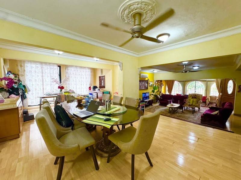 Bungalow House untuk Dijual di Taman Tun Dr Ismail (Kuala Lumpur) - Izzaza Izzati - Living Room - PropertyGuru.com.my
